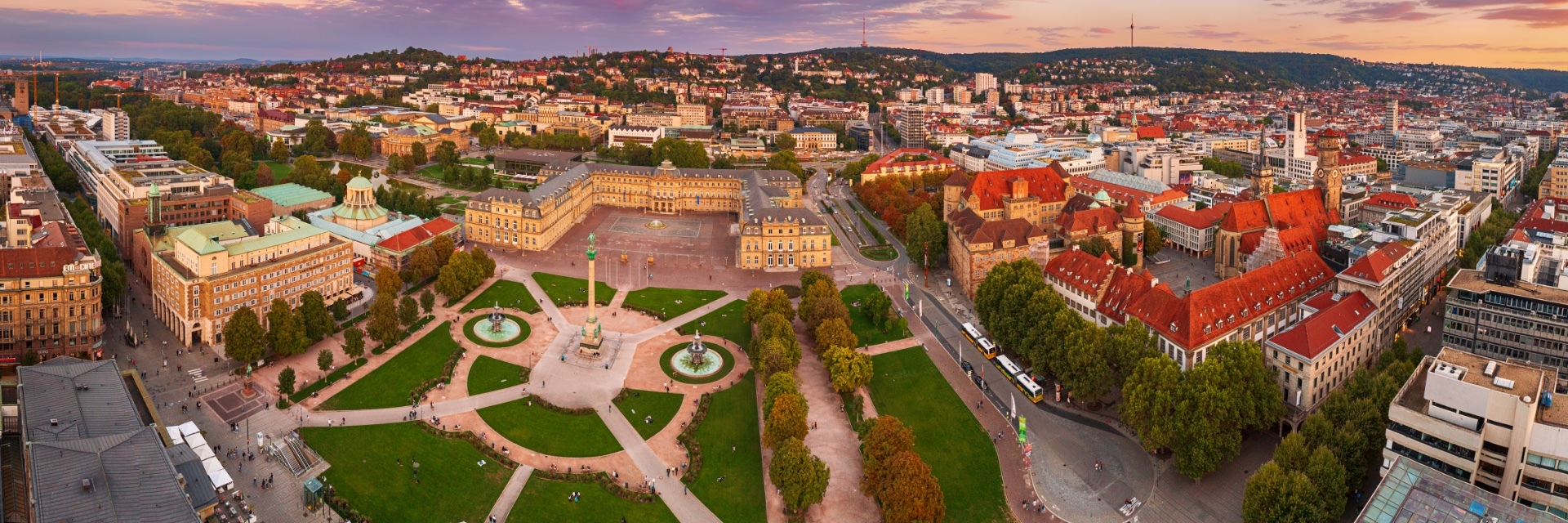 Luftansicht des Schlossplatz Stuttgart mit Umgebung