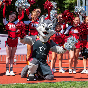 Finn, das Finals-Maskottchen beim Flag Football
