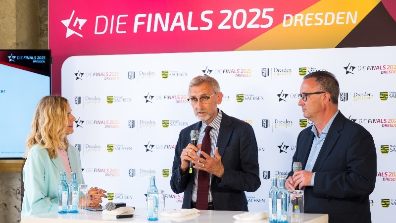 „Wir simulieren kleine Olympische Spiele." Armin Schuster, Sportminister des Freistaats Sachsen
