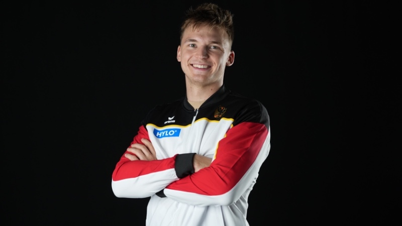 Caio Lauxtermann fliegt hoch in der Luft